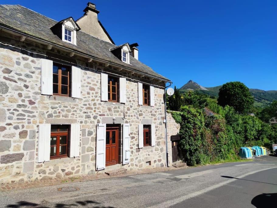Maison Familiale Et Authentique Saint-Jacques-des-Blats Bagian luar foto